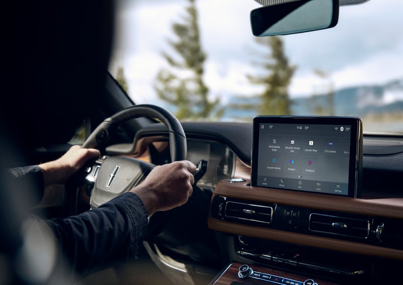 The center touch screen in a 2024 Lincoln Aviator® SUV is shown | Doggett Lincoln of Beaumont in Beaumont TX