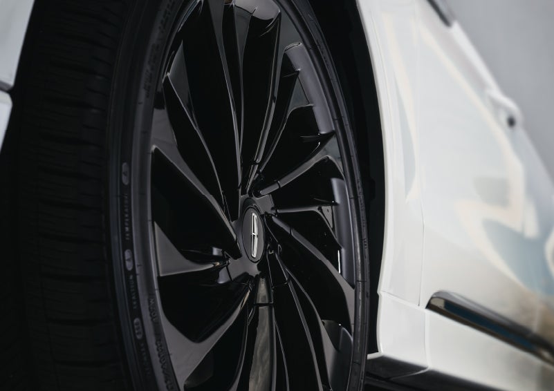 The wheel of the available Jet Appearance package is shown | Doggett Lincoln of Beaumont in Beaumont TX
